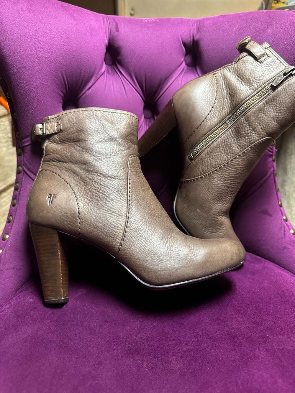 Frye Marissa Zip Ankle Boots Size 8M Gray Leather High Heel Booties